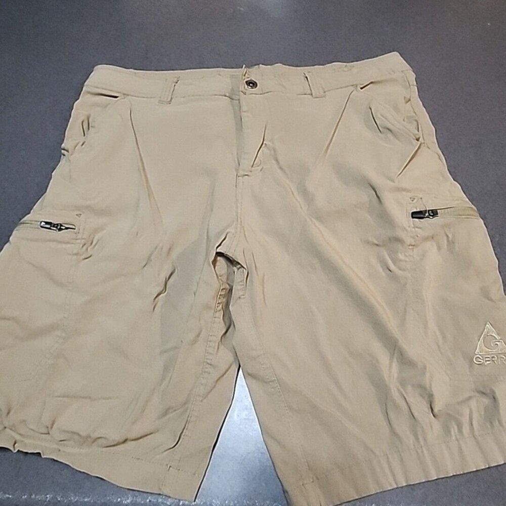 Gerry Mens Beige Cargo Shorts Size 40 With Zipper Pockets & Belt Loops